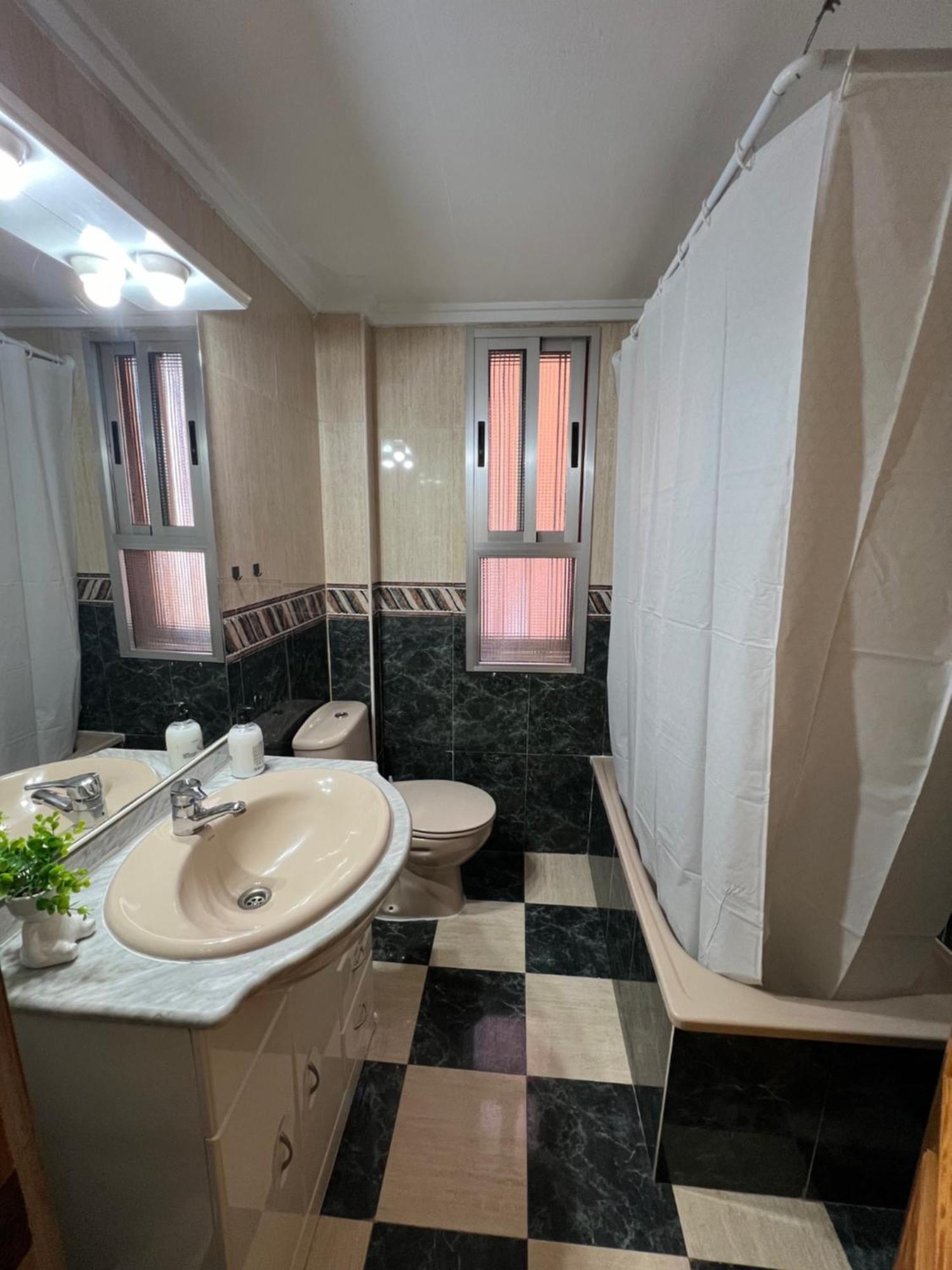 Apartamento Piso Completo Cerca De Artes Y Ciencias Valencia Exterior foto